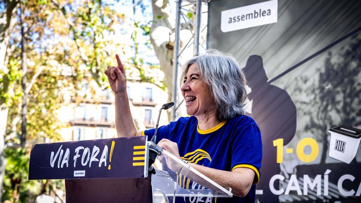 Manifestación convocada por ANC para recuperar 'l'esperit d'Urquinaona'. En la imagen Dolors Feliu, presidenta de l`ANC