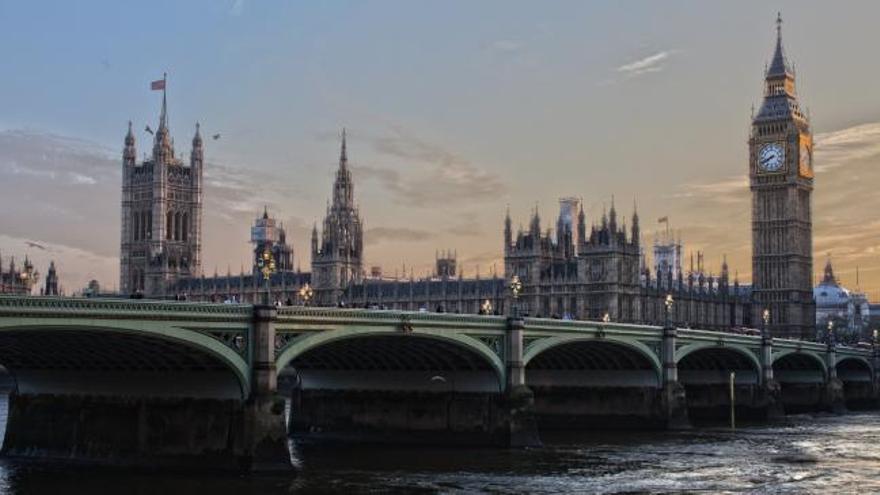 (Vídeo) Londres levantará la cuarentena para Baleares y Canarias en una semana, según 'The Sun'