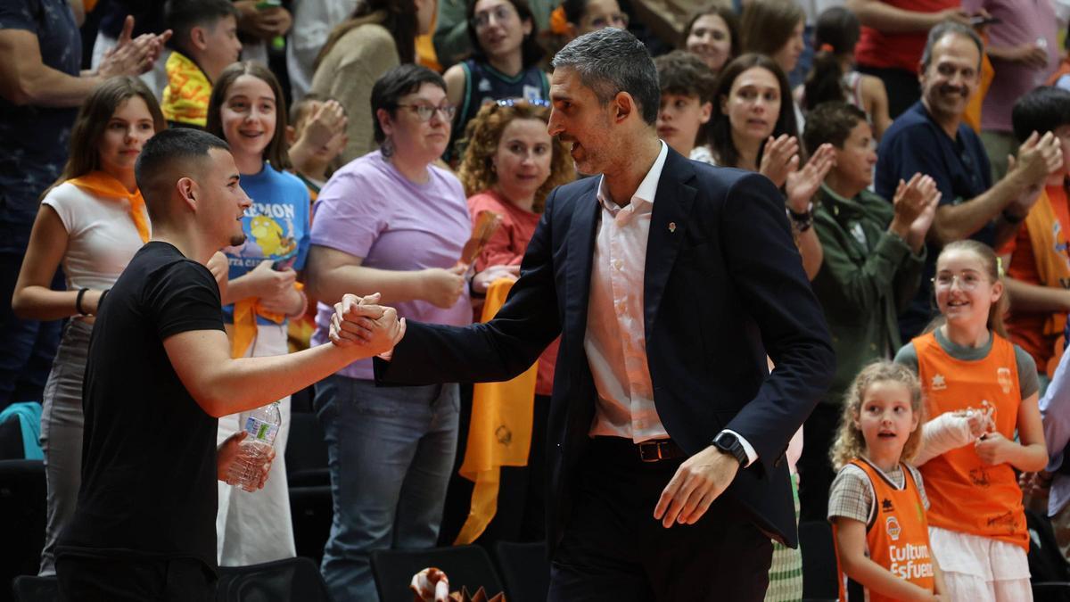 Rubén Burgos, tras la clasificación para la final de la Liga Femenina Endesa