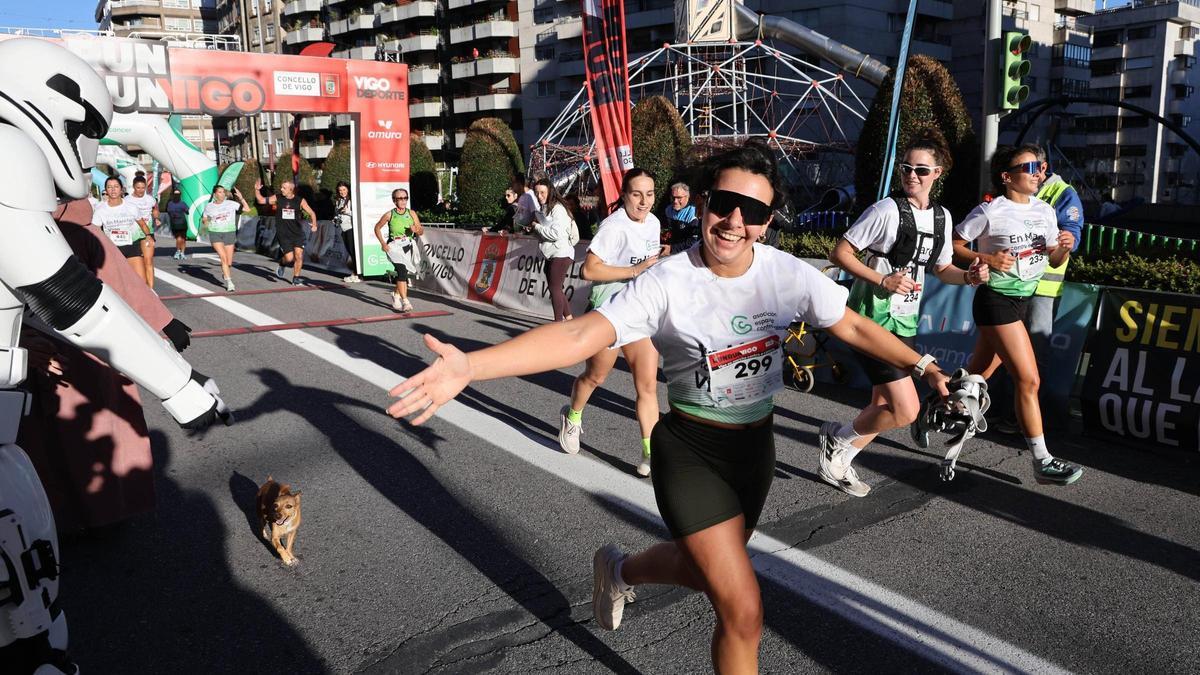Miles de pisadas contra el cáncer en Vigo