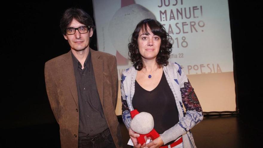 Anna Monreal guanya el premi Just Casero amb «Periplaneta americana»