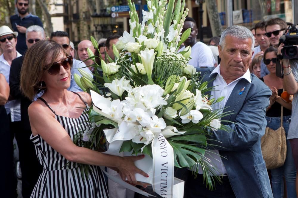 Homenaje en Las Ramblas a las víctimas de los atentados de Cataluña