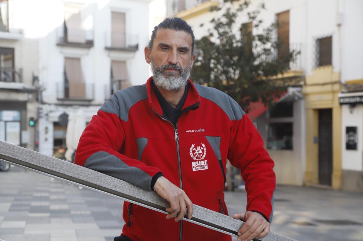 El bombero del parque de Puente Genil y coordinador de Bomberos Unidos sin Fronteras, Antonio García.