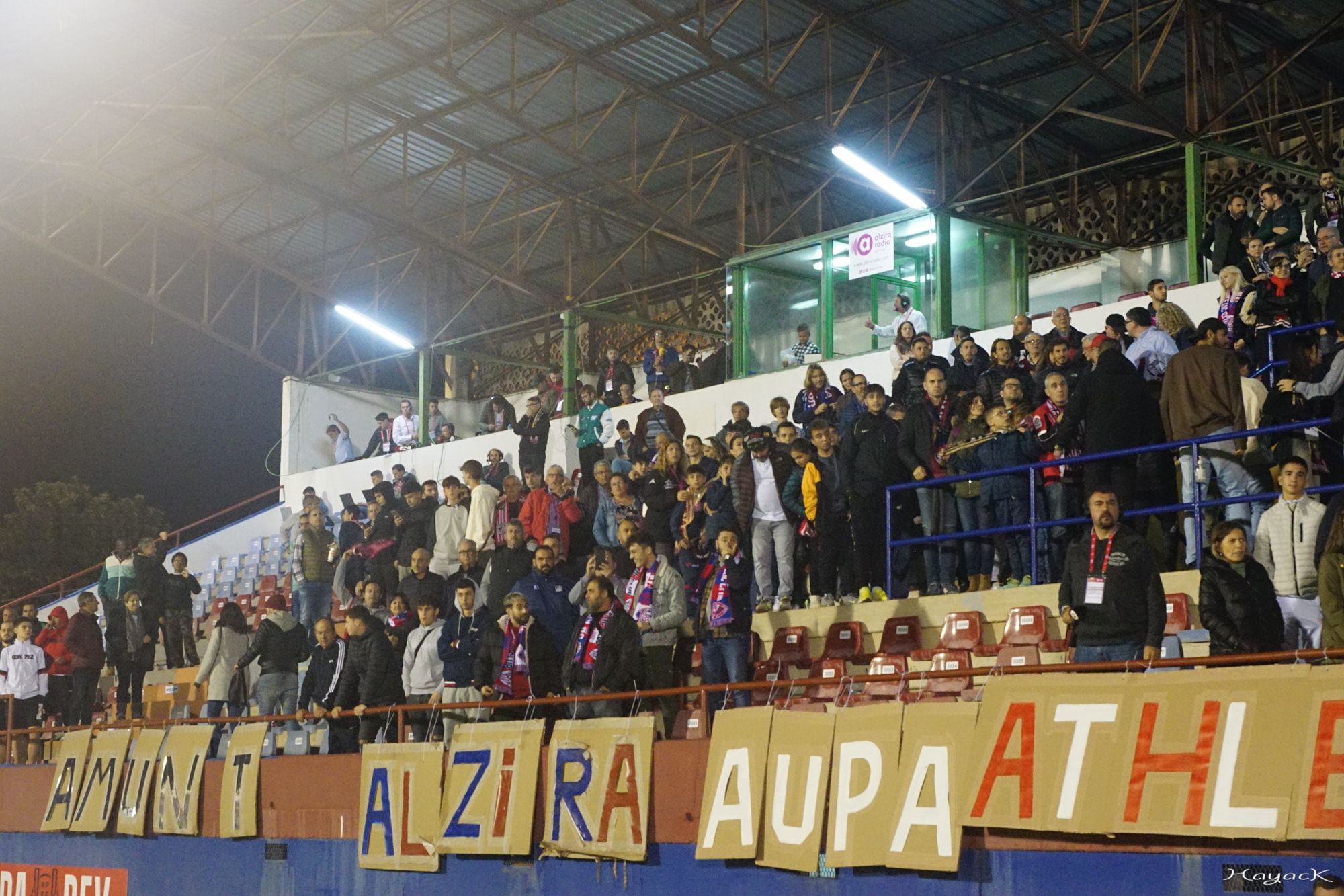 Las imágenes que dejó el partido entre el Alzira y el Athletic Club