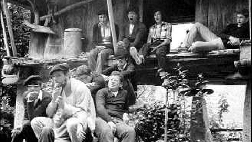 Los pioneros del grupo, en una excursión a Taranes, en 1978.