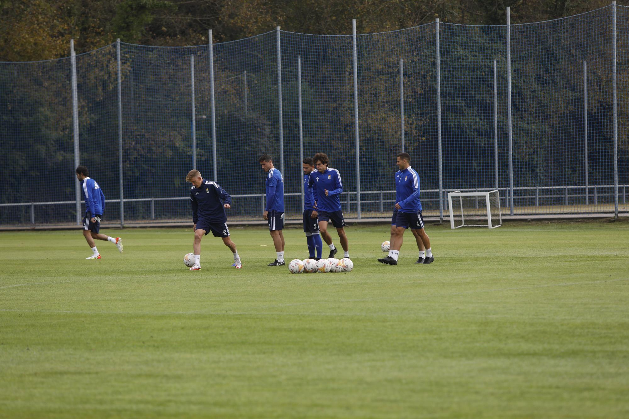 Las imágenes del entrenamiento del Oviedo tras la derrota ante el Burgos