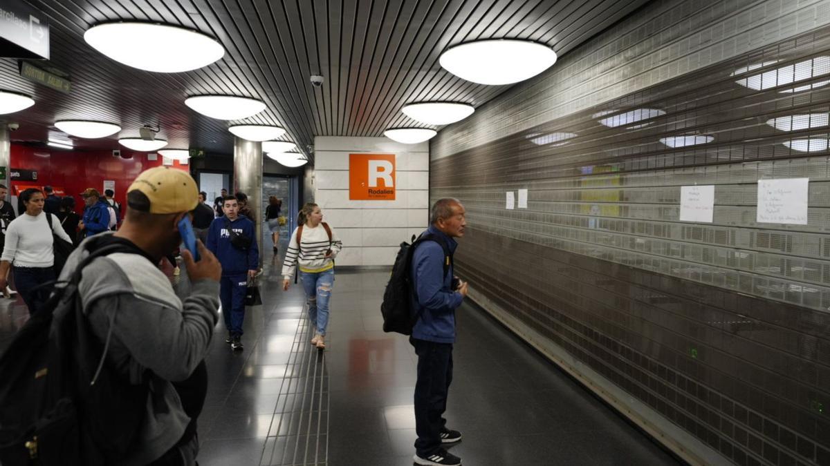 Fights at Sagrera station force commuter trains to be diverted to El Clot