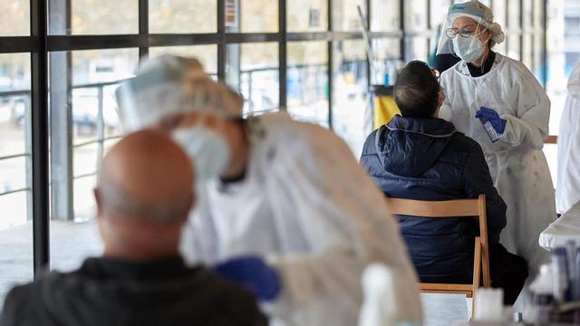 Confirmados los dos casos en estudio de la variante ómicron en Cataluña.