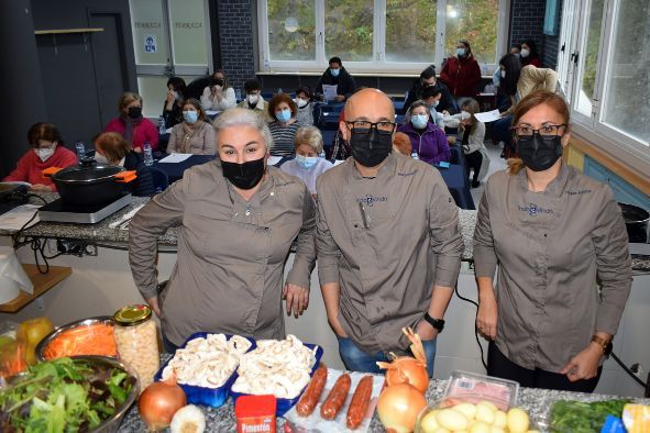 Un taller de cocina con mucha chicha , en Valga