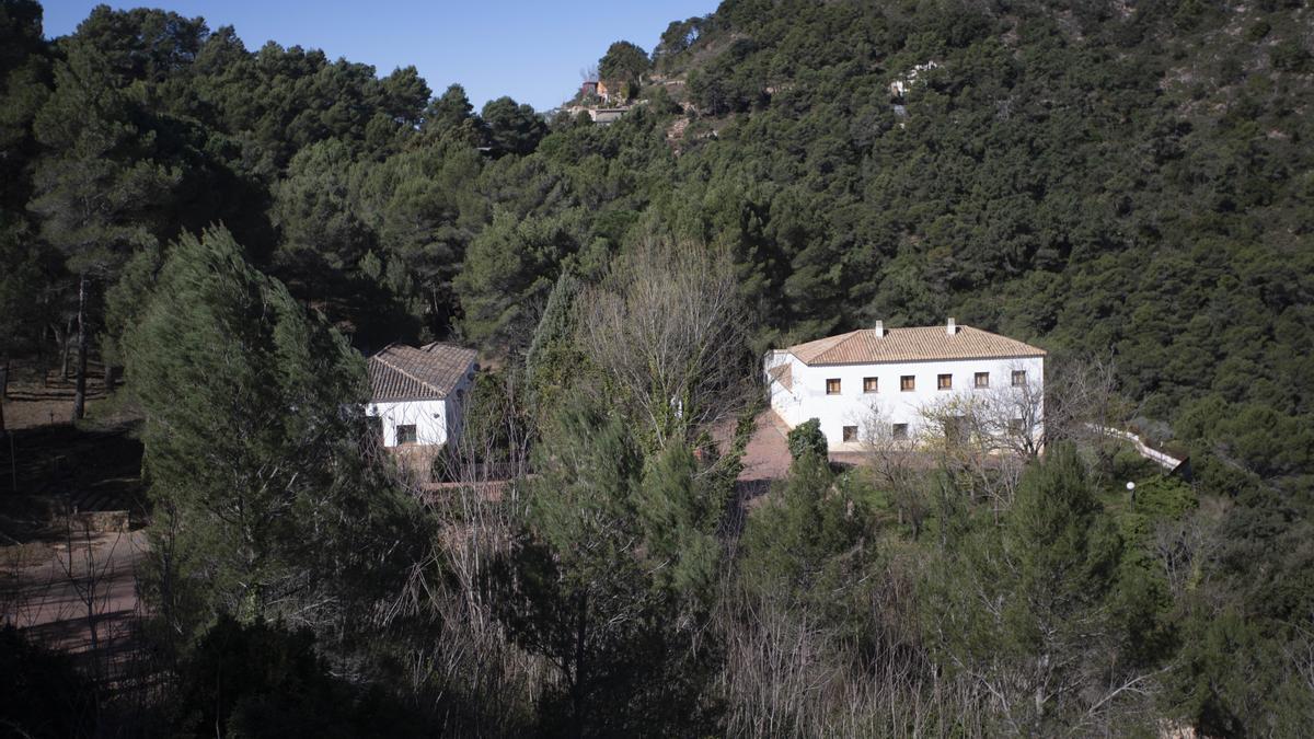 Vistas del paraje y de la fonda.