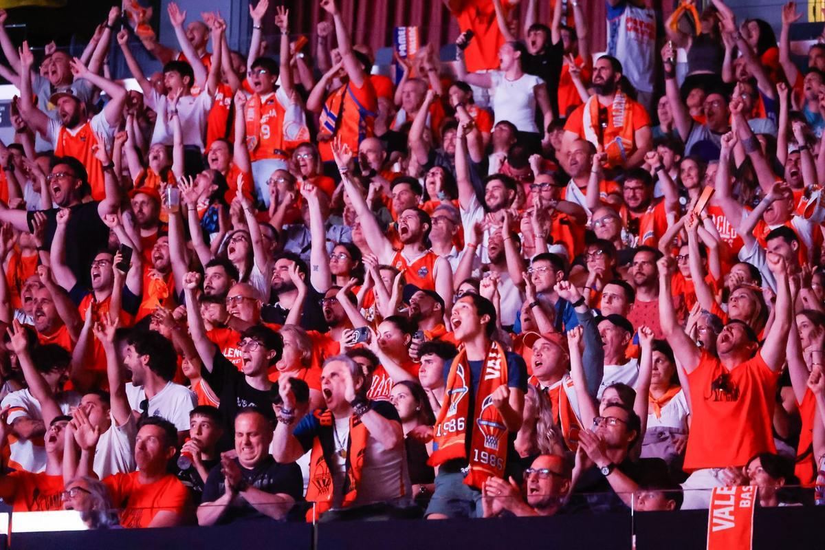 El Roig Arena empuja en busca de la segunda liga
