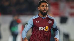 Douglas Luiz, el pivote del Aston Villa que está en la agenda del Barça
