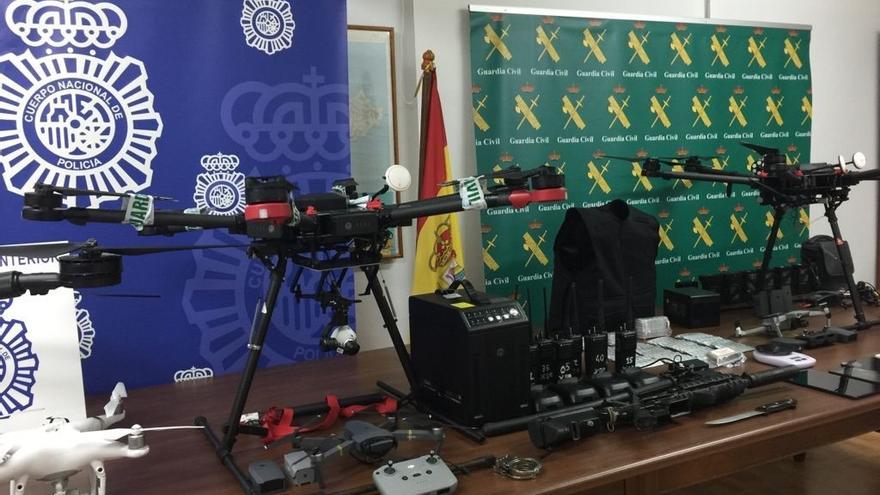 Los drones decomisados en la operación conjunta de la Guardia Civil y la Policía Nacional.