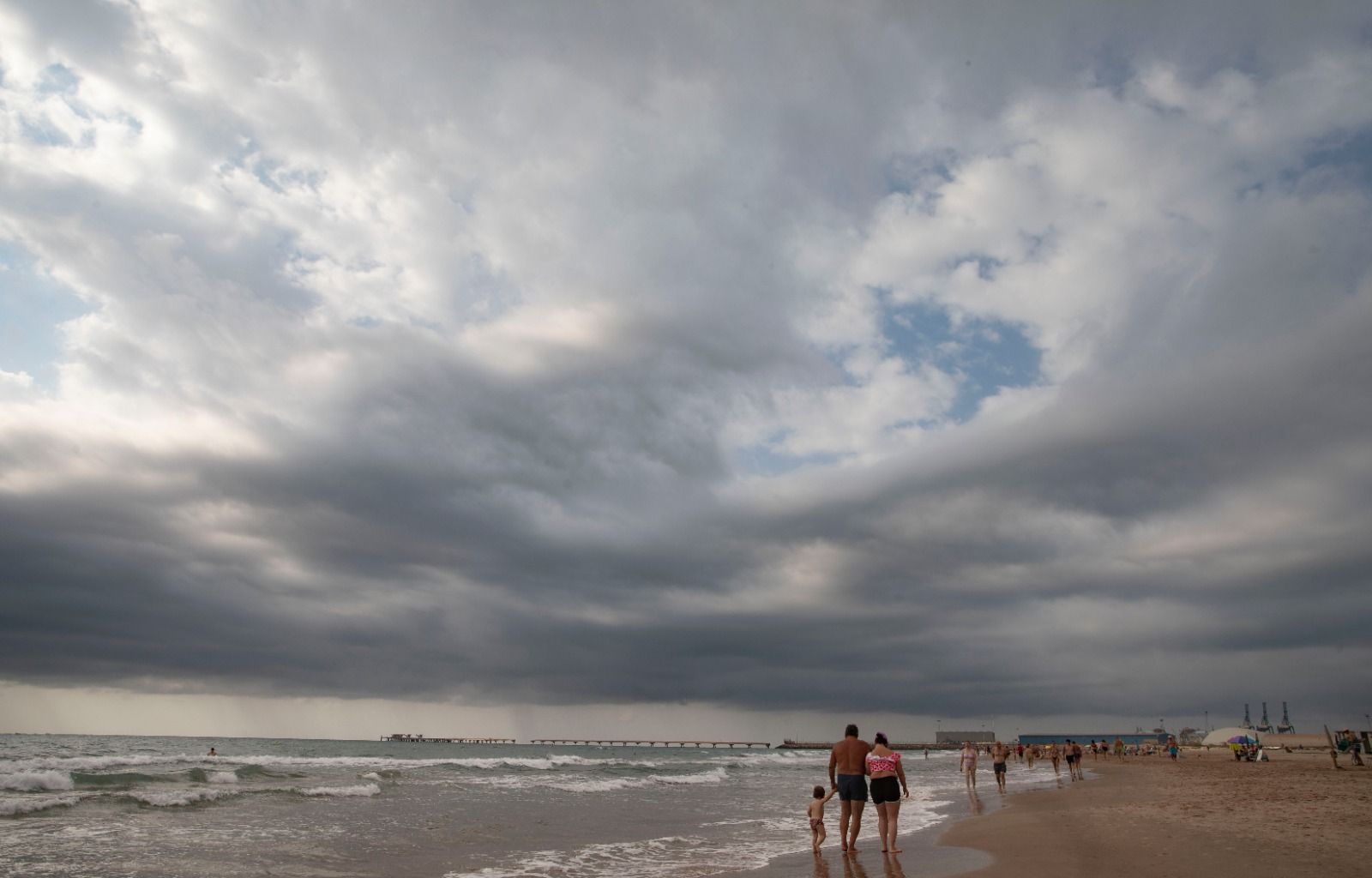 Cambio en el tiempo: cómo lucía la playa de Puerto de Sagunto esta mañana