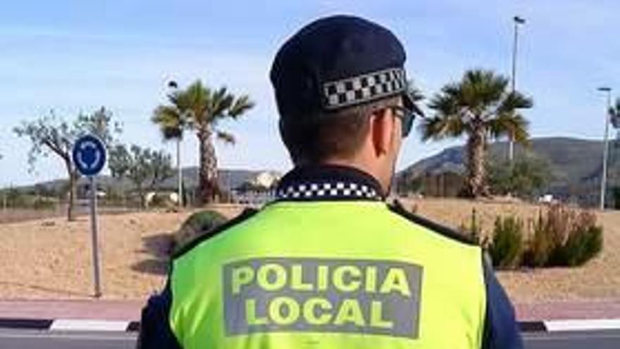 Gata cierra por la tarde por primera vez el retén policial al quedarse sin agentes