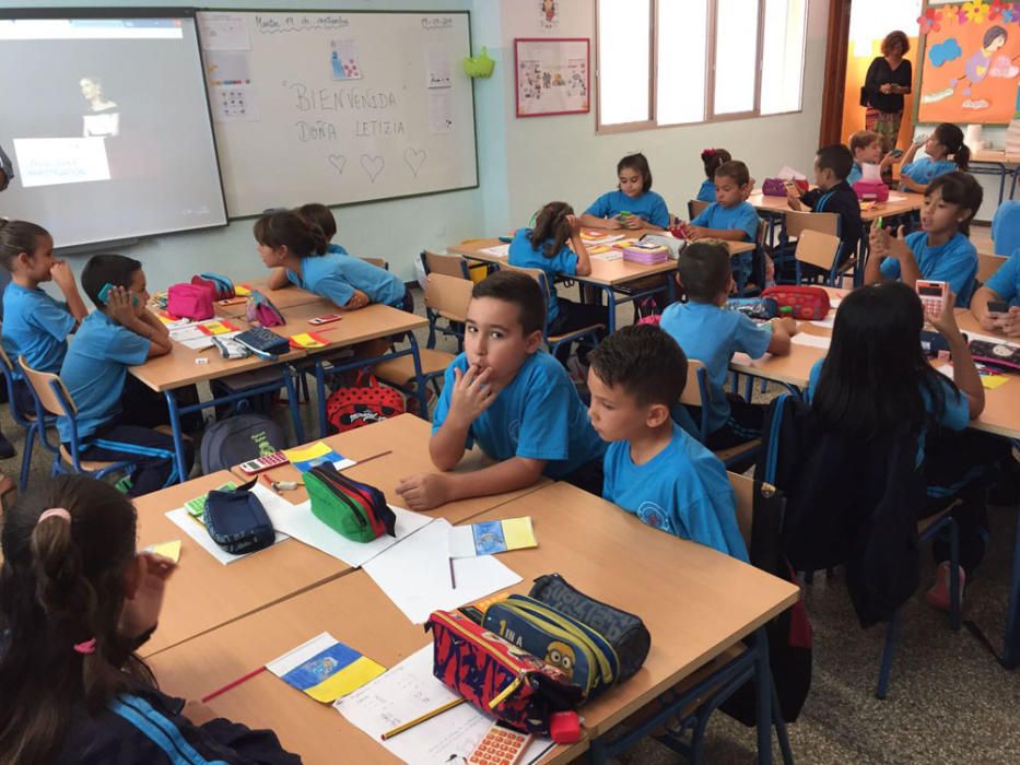 La Reina Letizia visita el colegio de San Matías