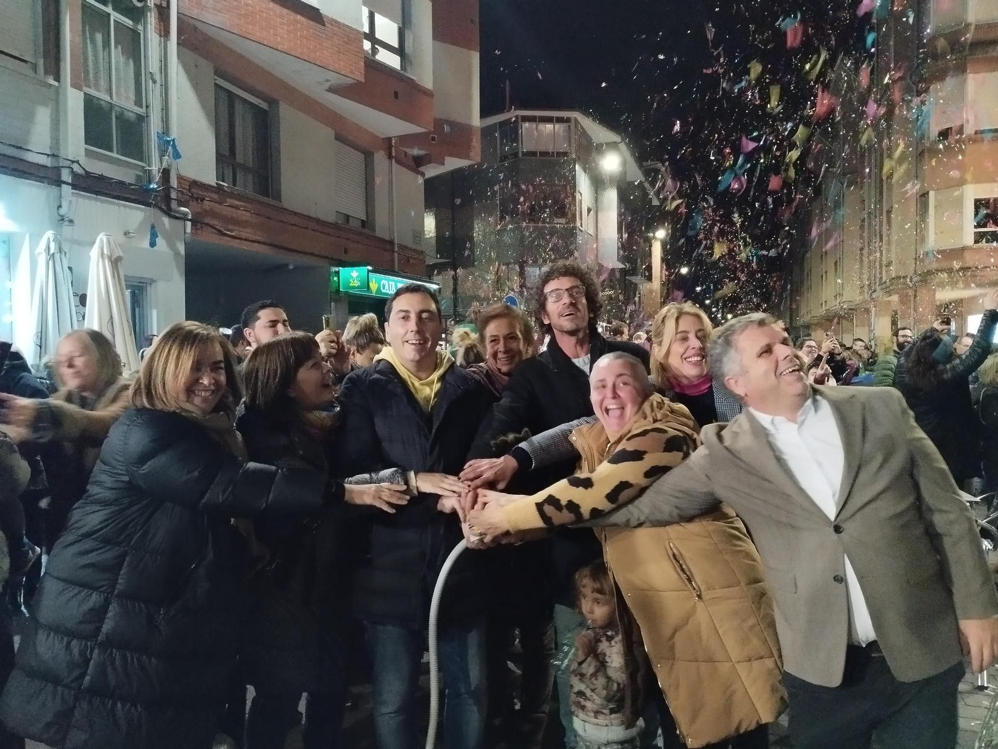 El divertido encendido del alumbrado navideño en Llanera, en imágenes