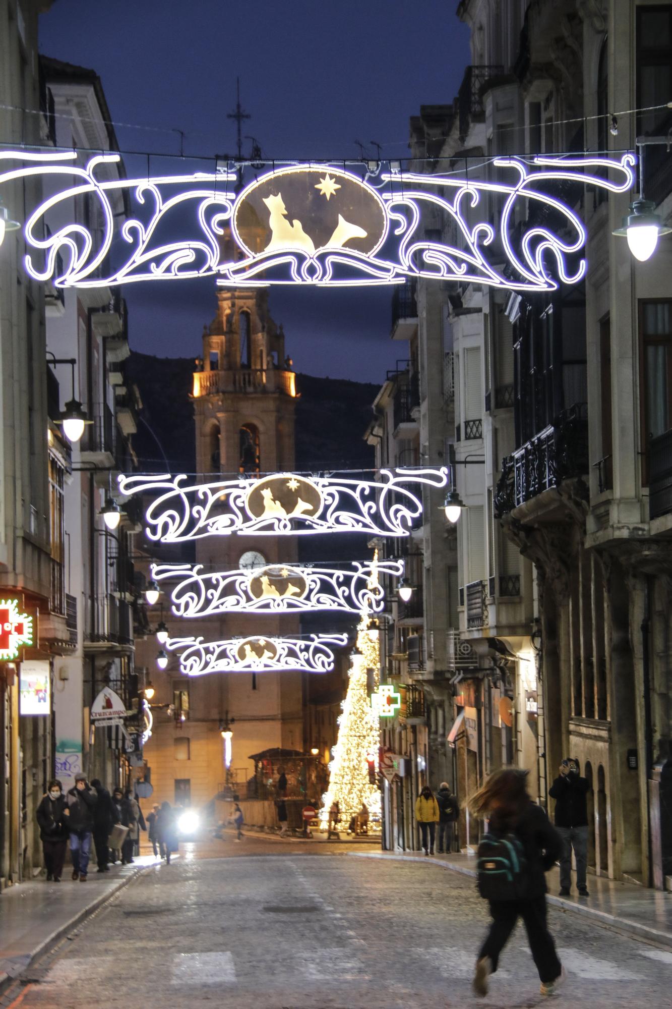 Luces de Navidad en Alcoy: La ciudad ya presume de iluminación