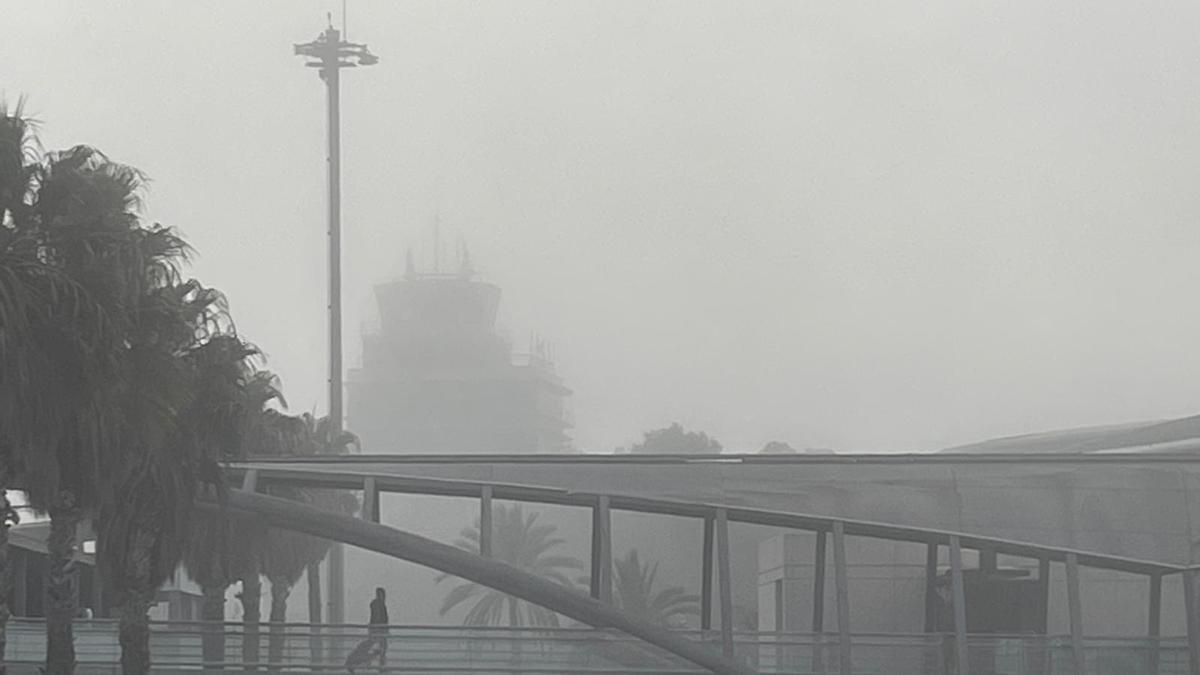 Niebla en el aeropuerto de Manises.