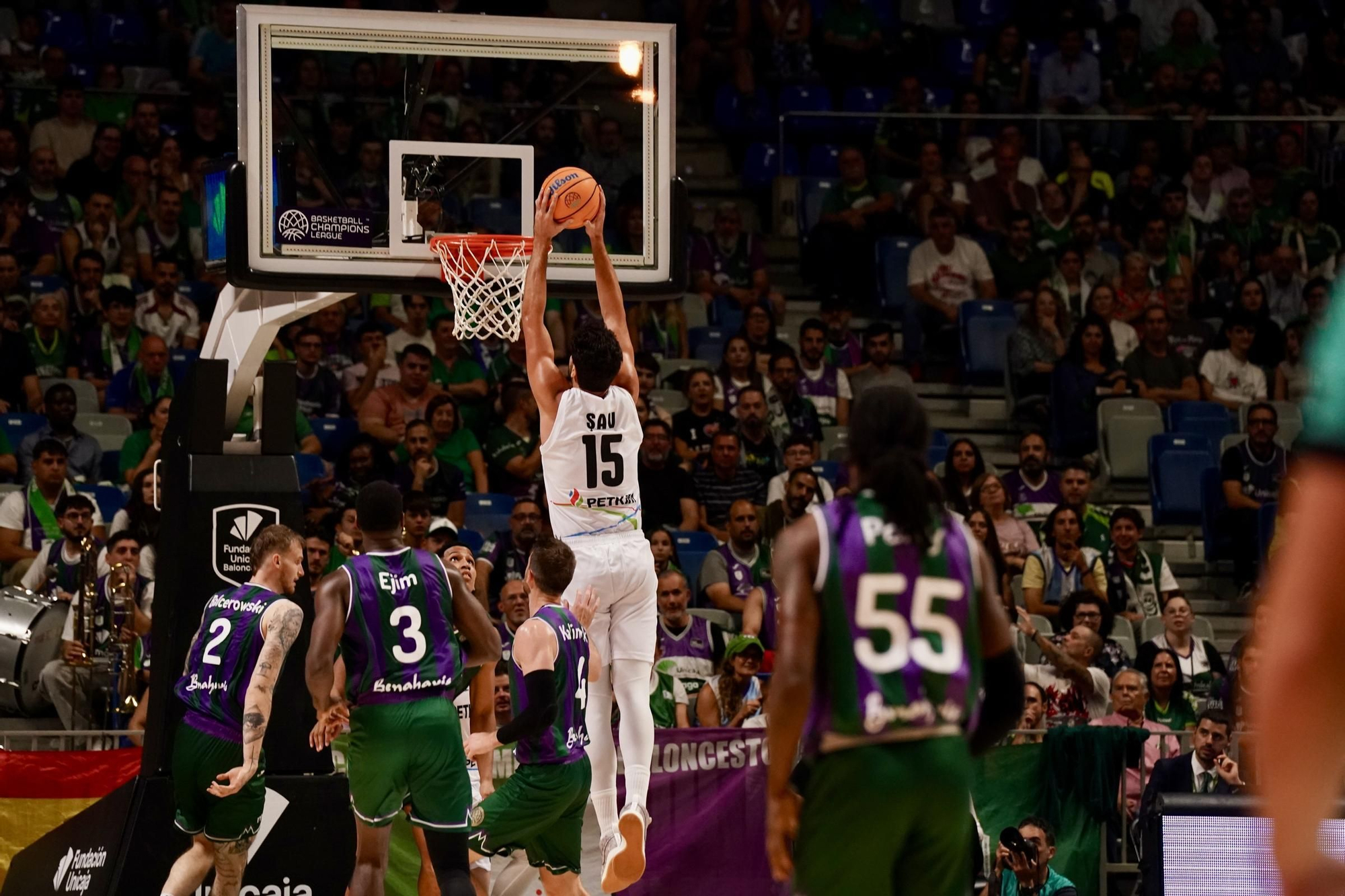 Partido disputado entre el Unicaja y el Aliaga Petkimspor de la BCL