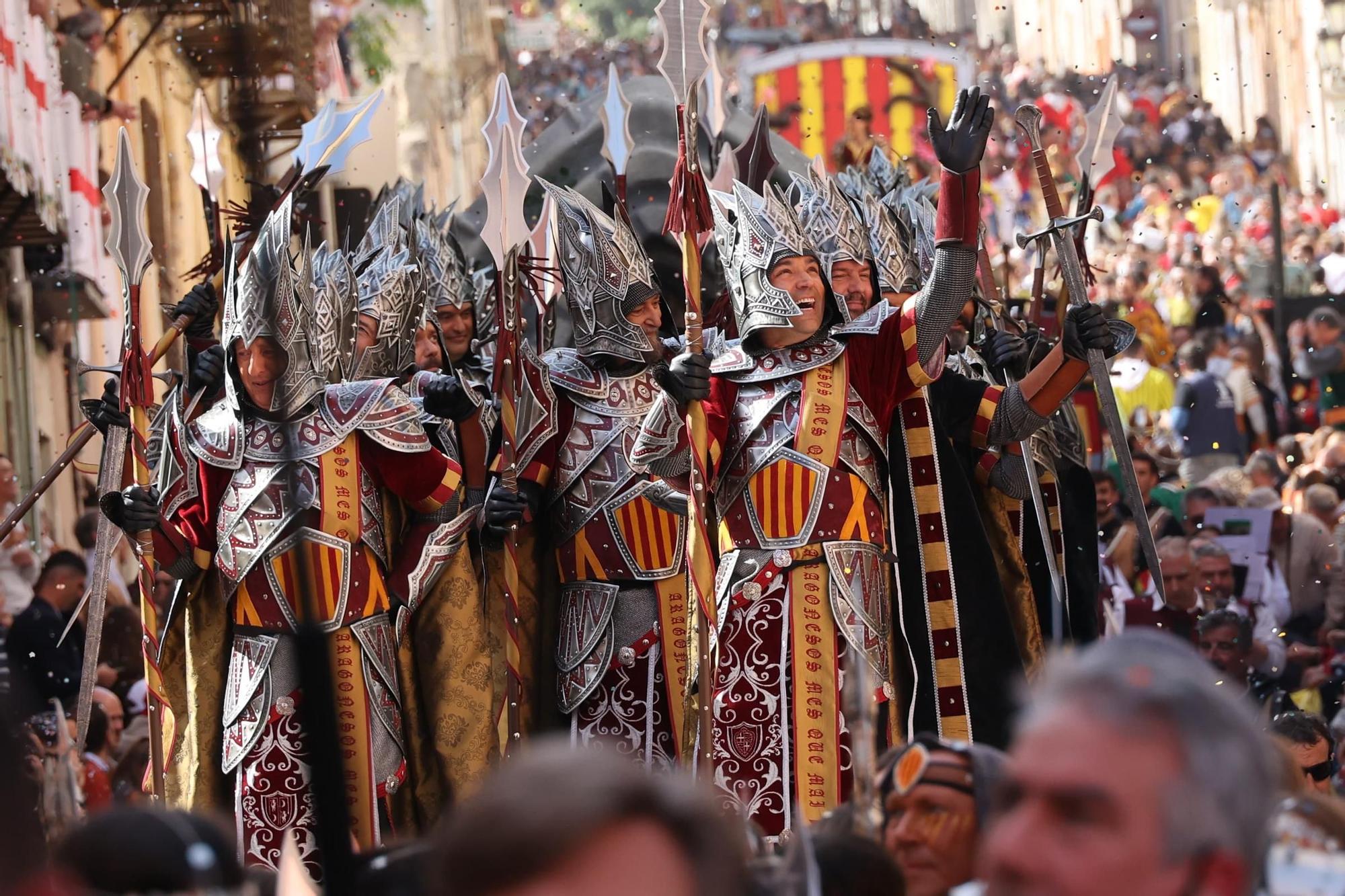 Así es la entrada de las tropas cristianas por Alcoy