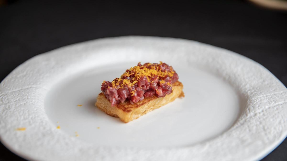 El 'steak tartar' de Varro (Madrid).