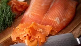 Consumo alerta de la presencia de listeria en salmón ahumado de procedencia española en quince marcas