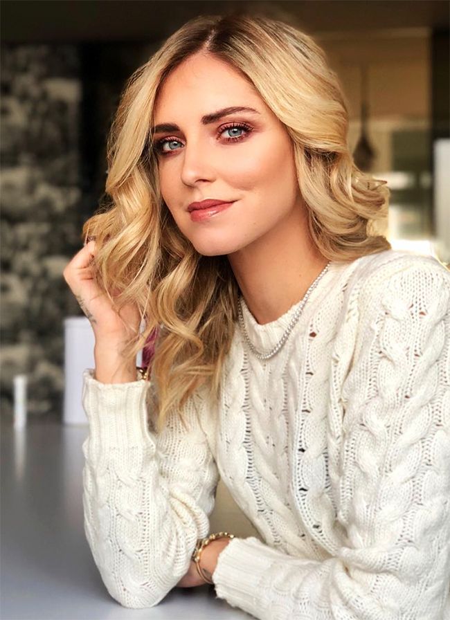 Chiara Ferragni con jersey de ochos blanco