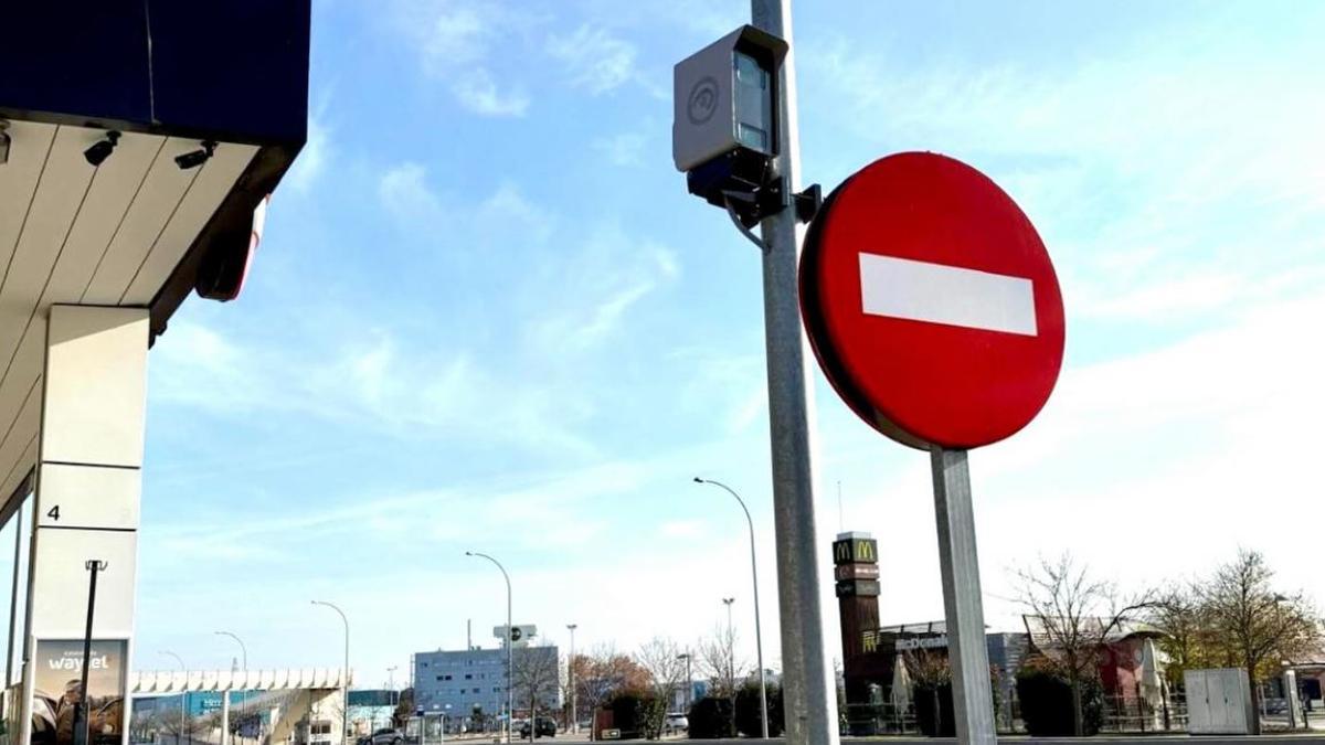 Una de les noves caixes radars.