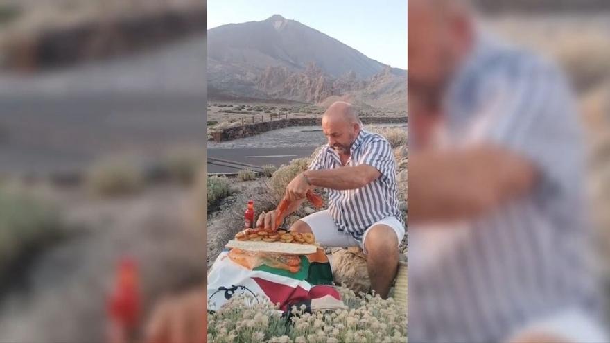 El bocadillo XXL con ingredientes canarios que Ginés Corregüela se ha preparado en el Teide: “Va por Canarias”