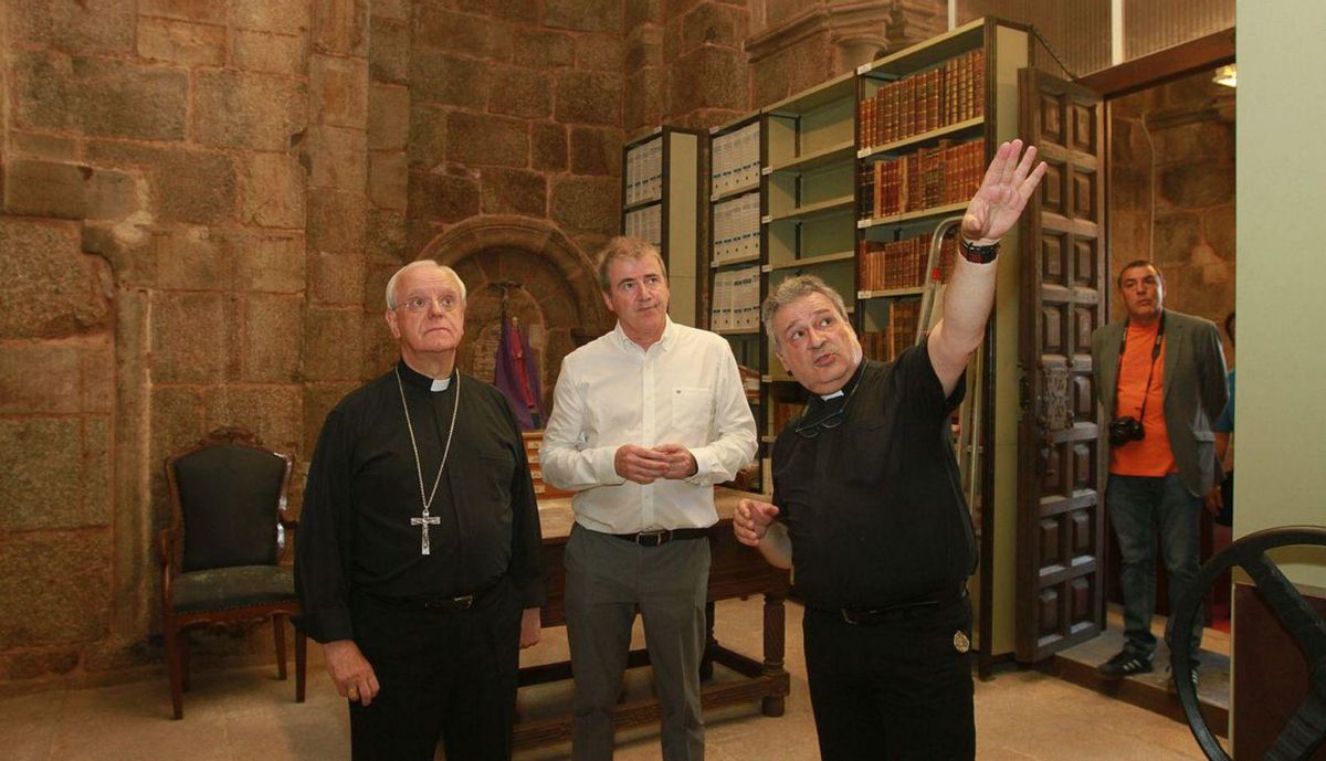 Las paredes del archivo presentan graves problemas de humedad. | // IÑAKI OSORIO