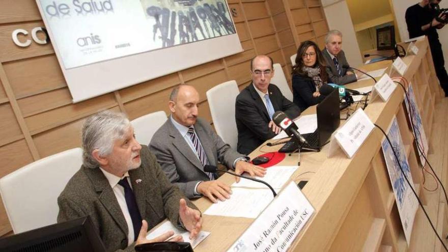 Presentación de la delegación de ANIS, ayer, en Santiago.