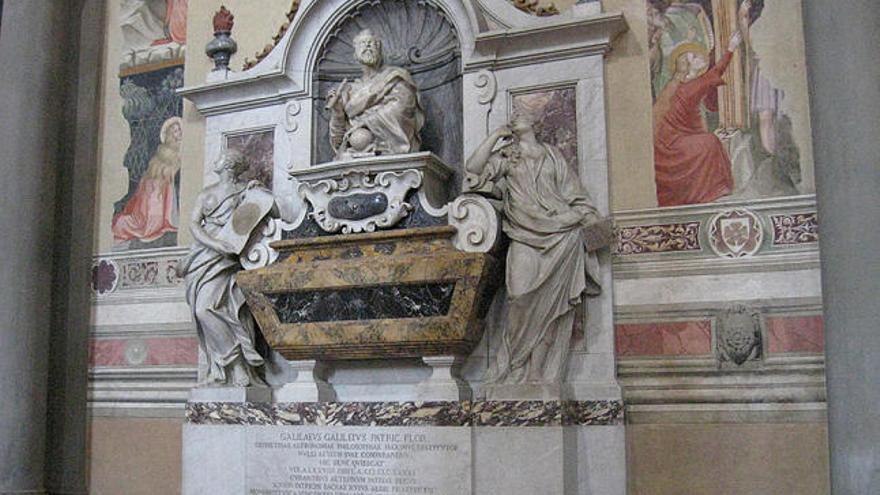 Tumba. Los restos del astrónomo Galileo Galilei descansan en la Basílica de la Santa Croce de Florencia.