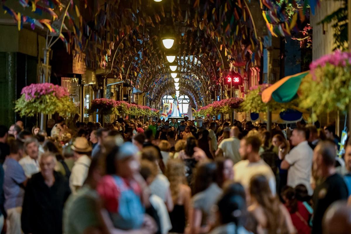 La fiesta se ha consolidado como una de las citas más participativas y multitudinarias de Gáldar.