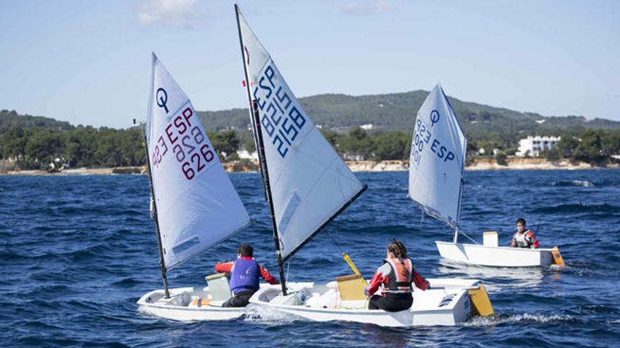 Foto de archivo de una regata.