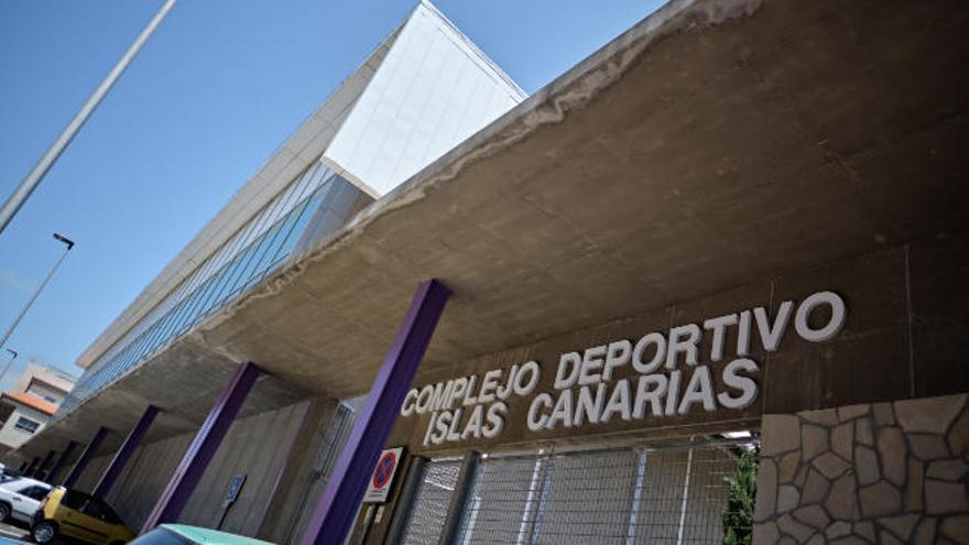 El Complejo Deportivo Islas Canarias, en el barrio lagunero de Finca España.