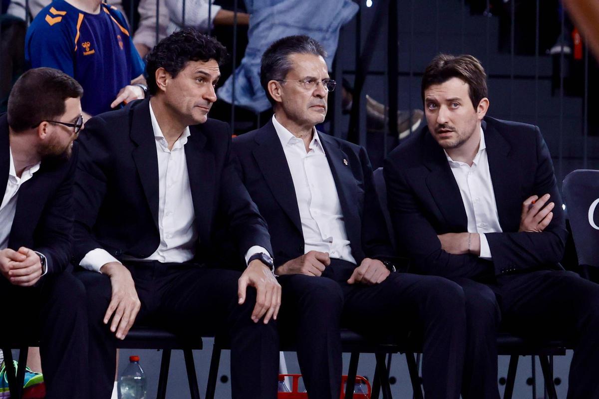 Pedro Martínez y su staff técnico, en el último partido de Euroliga ante el Panathinaikos.