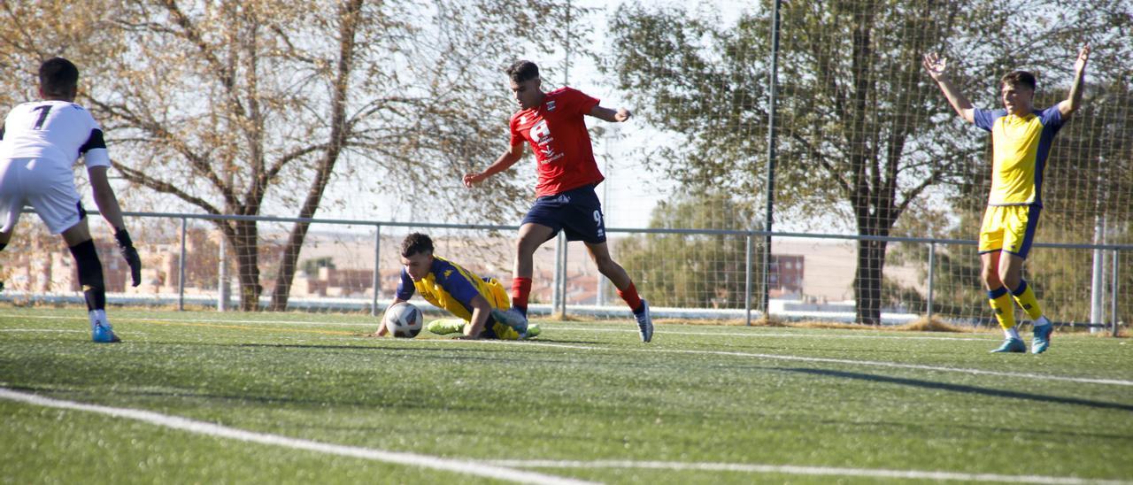 Imagen del partido entre el Diocesano y el Alcorcón B, el pasado día 10 en el Manuel Sánchez.