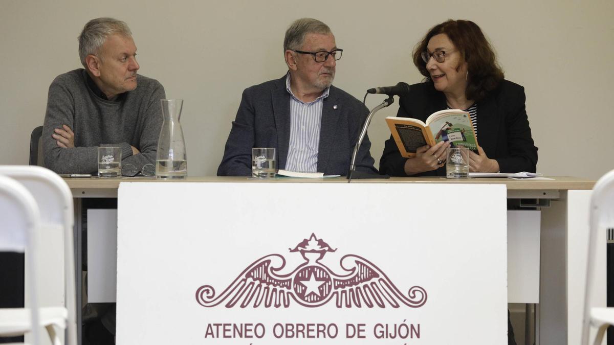 Por la izquierda, Luis Pascual, Vicente García Oliva y Marta Mori, durante la presentación.