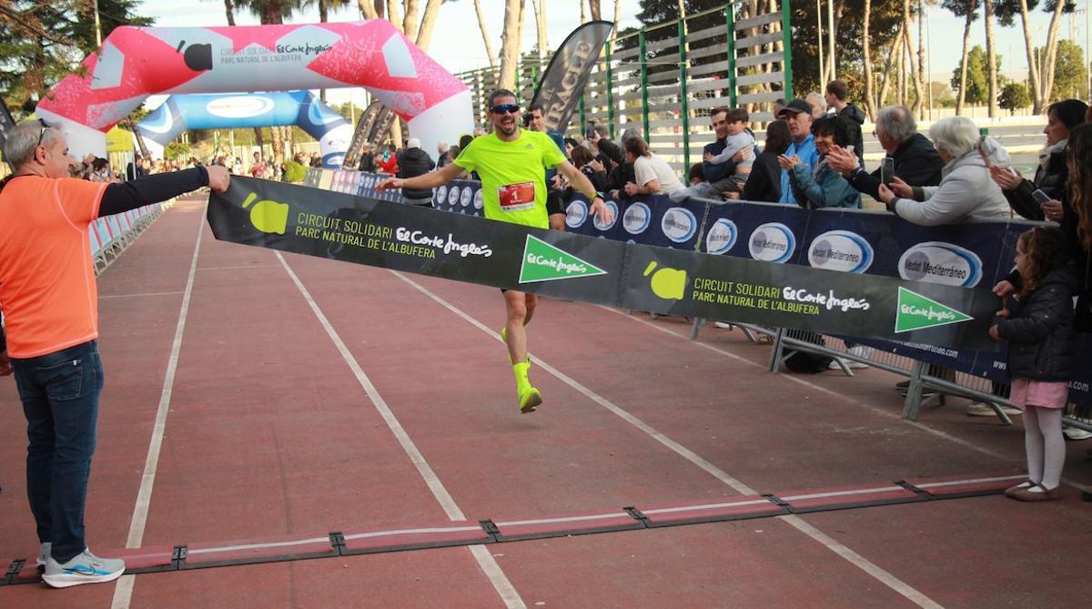 El ganador de la prueba absoluta fue el independiente Carlos Jiménez, con un tiempo de 31:06.