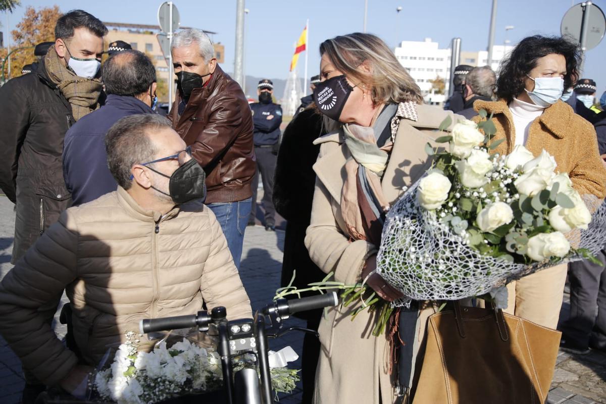 Homenaje a las policías locales Mª Ángeles García y Soledad Muñoz en el 25º aniversario de su asesinato