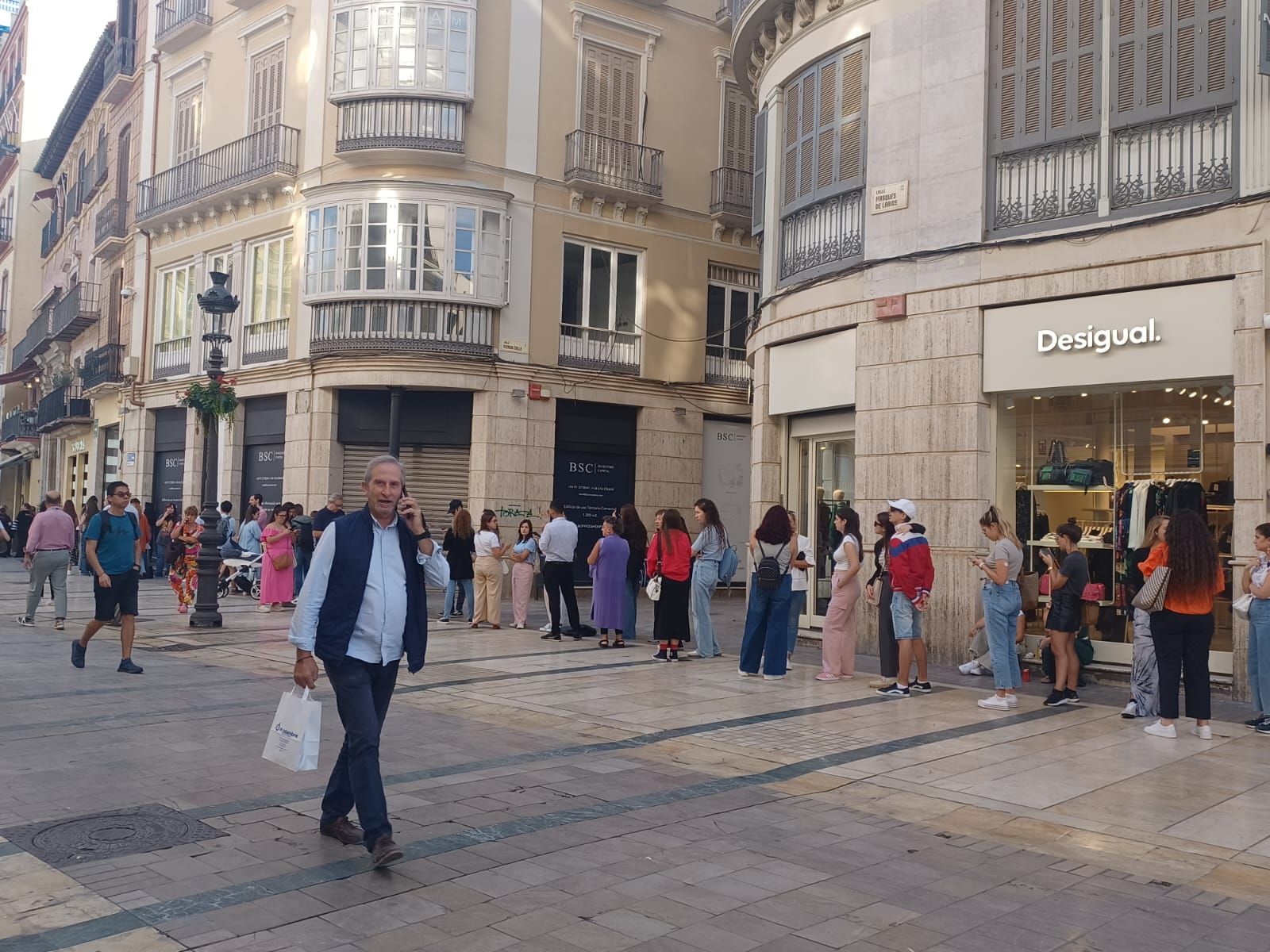 Colas ante la apertura del nuevo Sephora de Málaga