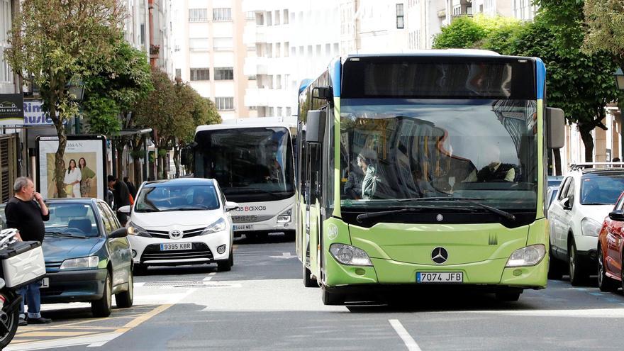 A Xunta de Goberno aproba transferir crédito a Tussa para o alugueiro de autobuses