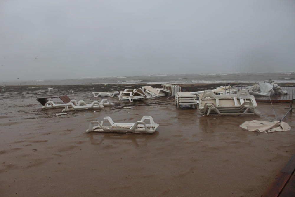 Un tornado causa múltiples destrozos en Dénia