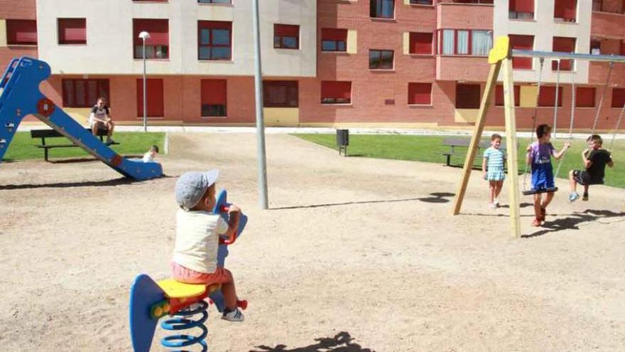 El barrio de Pinilla estrena nuevo parque infantil