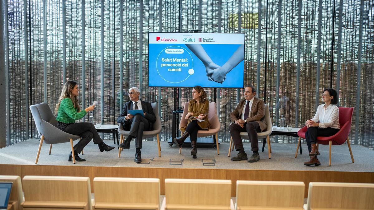 Mesa redonda sobre la prevención del suicidio por la Generalitat.