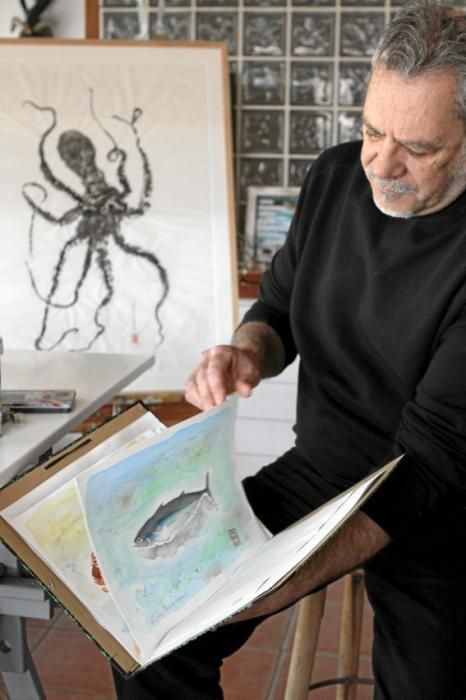 Der Künstler Jaume Salvadiego präsentiert in einem Workshop die japanische Fisch-Druck-Technik Gyotaku. Ein Blick in sein Atelier.