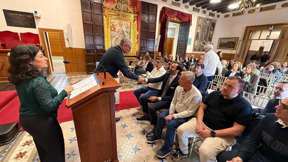 Un momento del arranque del acto de la toma de posesión de los nuevos funcionarios este viernes