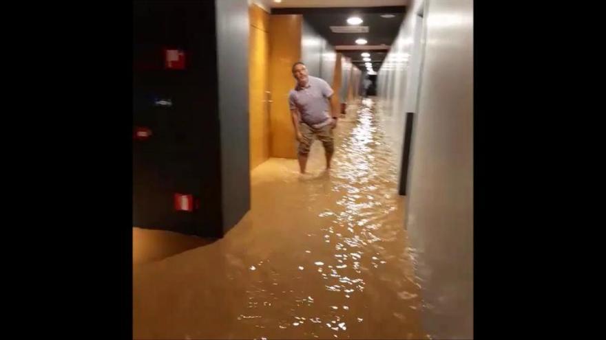 Desallotgen 33 habitacions de l&#039;hotel Món Sant Benet per una forta inundació