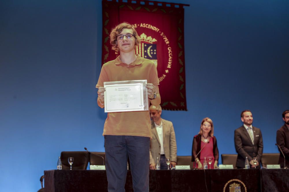 150 alumnos recogen en la UA sus diplomas de la Olimpiada del Saber